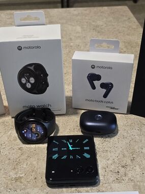 Motorola RAZR ULTRA 2025 1TB BUNDLE